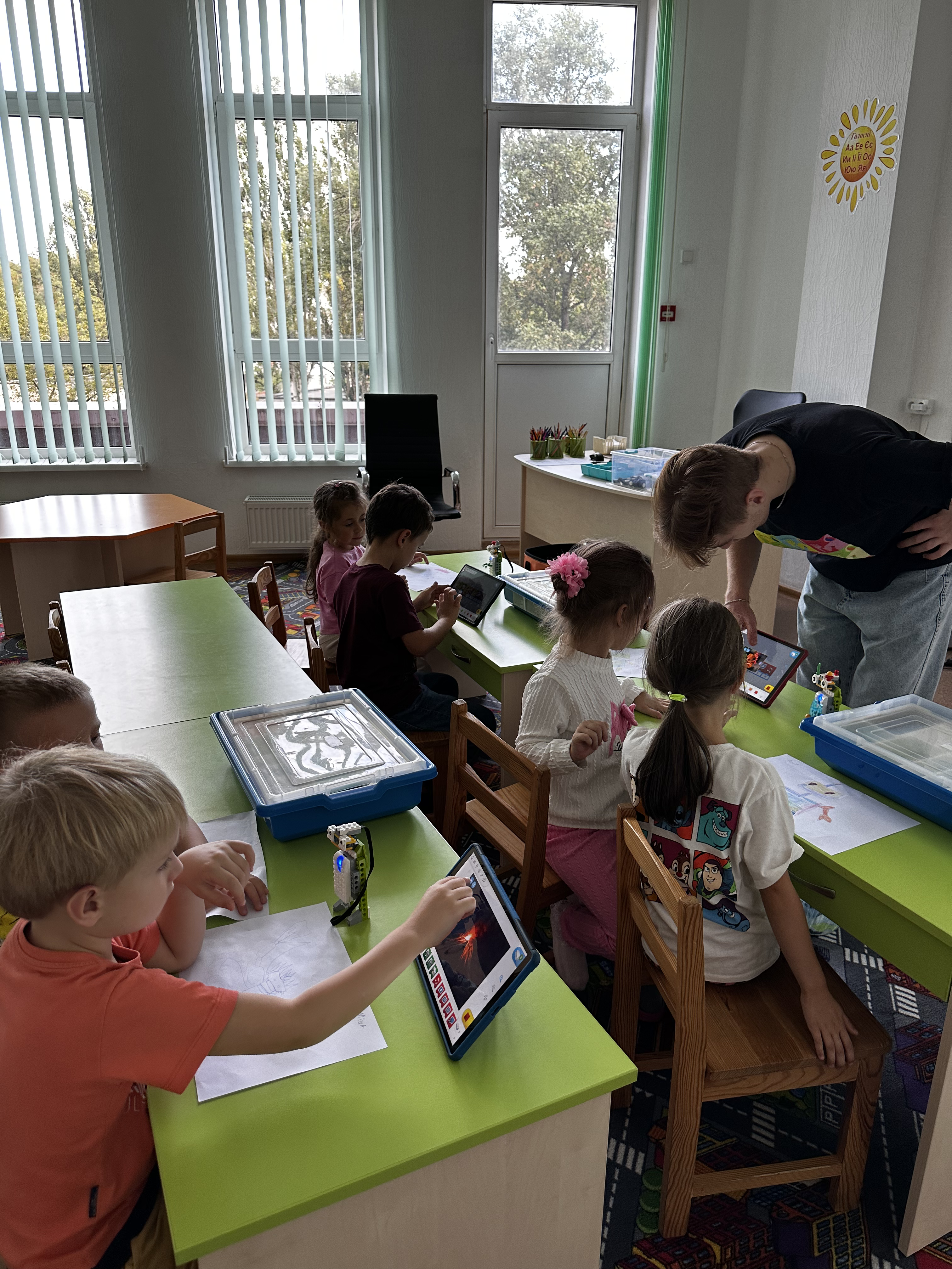 зображення галереї Робототехніка — перші кроки у світ технологій 🤖